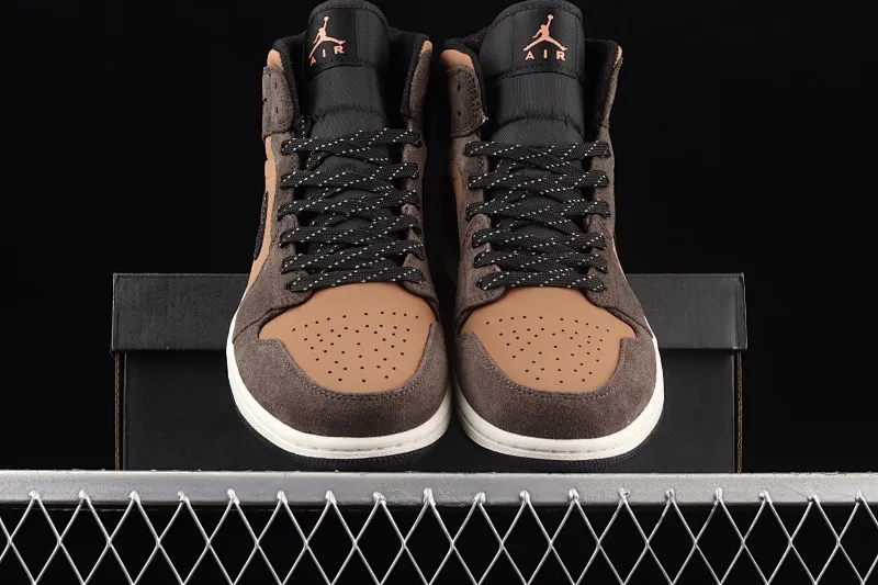 All categories Air Jordan Jordan series basketball shoes Air Jordan 1 Mid G version pure original Air Jordan 1 Mid AJ1 Joe 1 earth brown DC7294-200